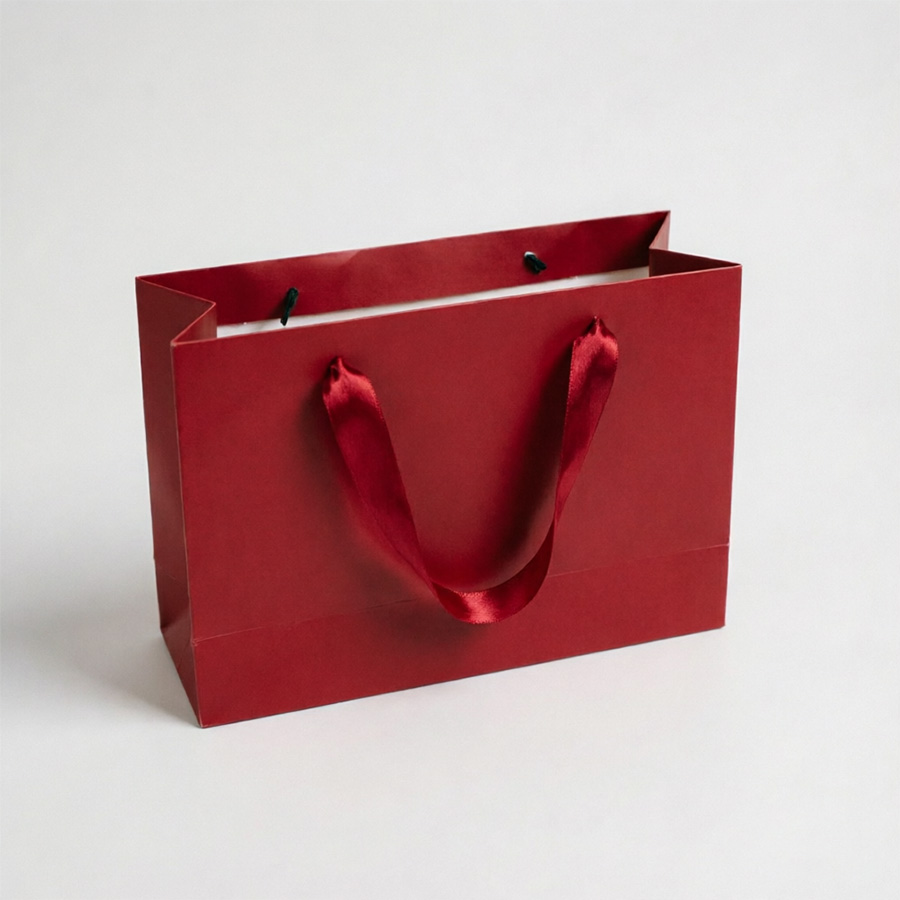 Stylish Customized Paper Bags for Memorable Gift Giving