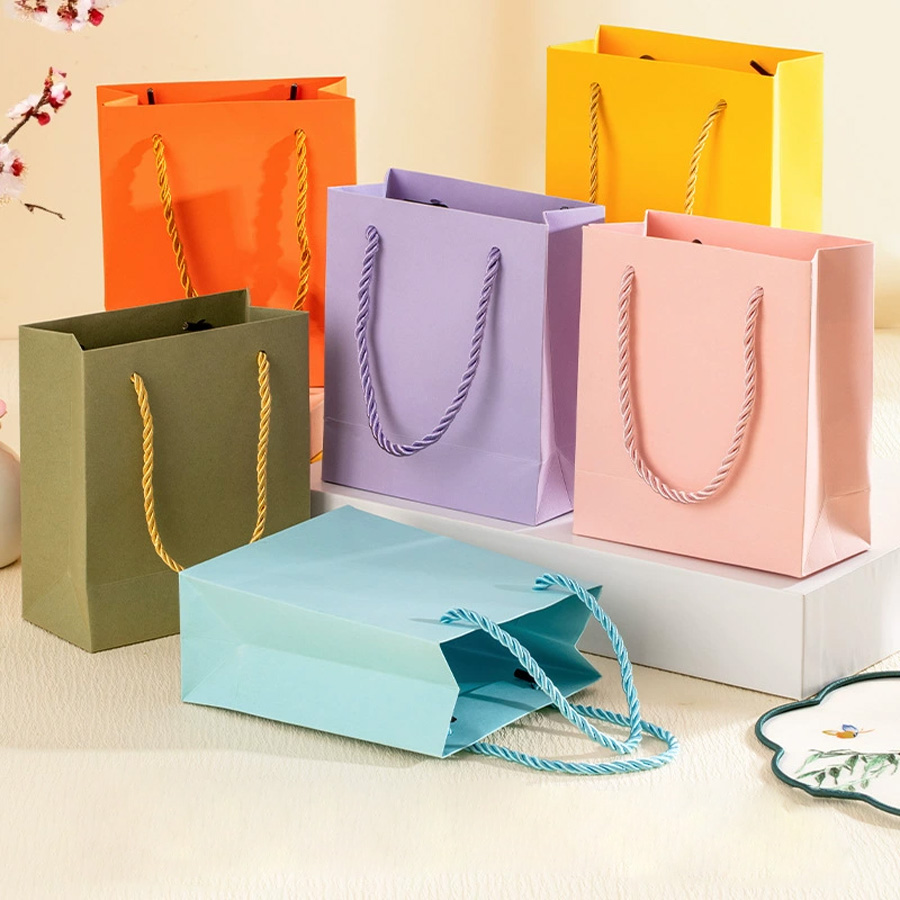 Elegant Custom Hot Stamped Paper Bags for Cosmetics and Gifts