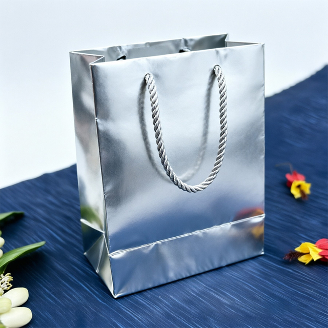 Personalized Promotional Paper Bags with Hot Stamping Design