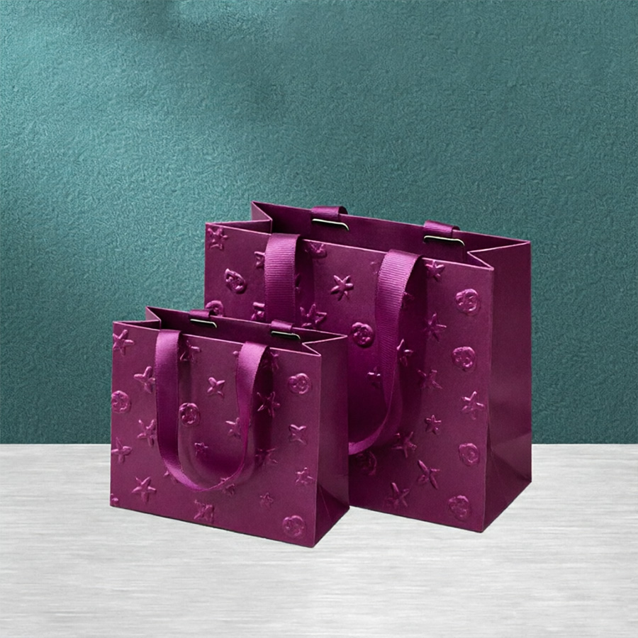 Eco-Friendly Custom Cosmetic Packaging Bags for Gift Giving