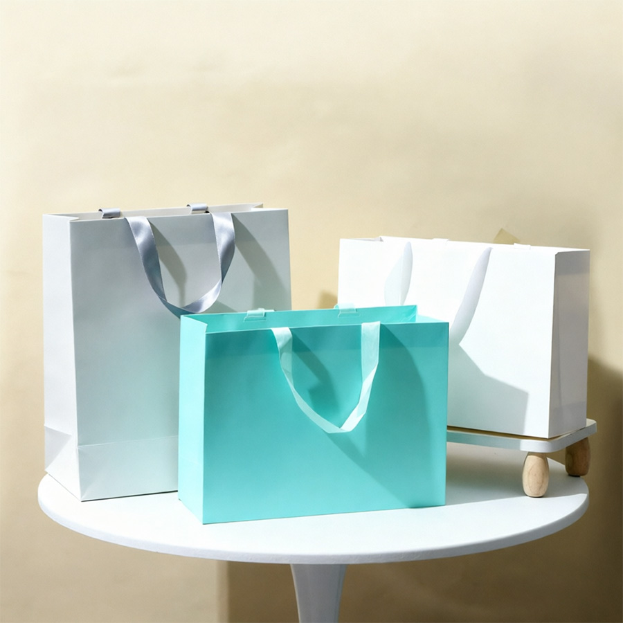 Personalized Paper Hand Bags for Unique Retail Packaging Needs
