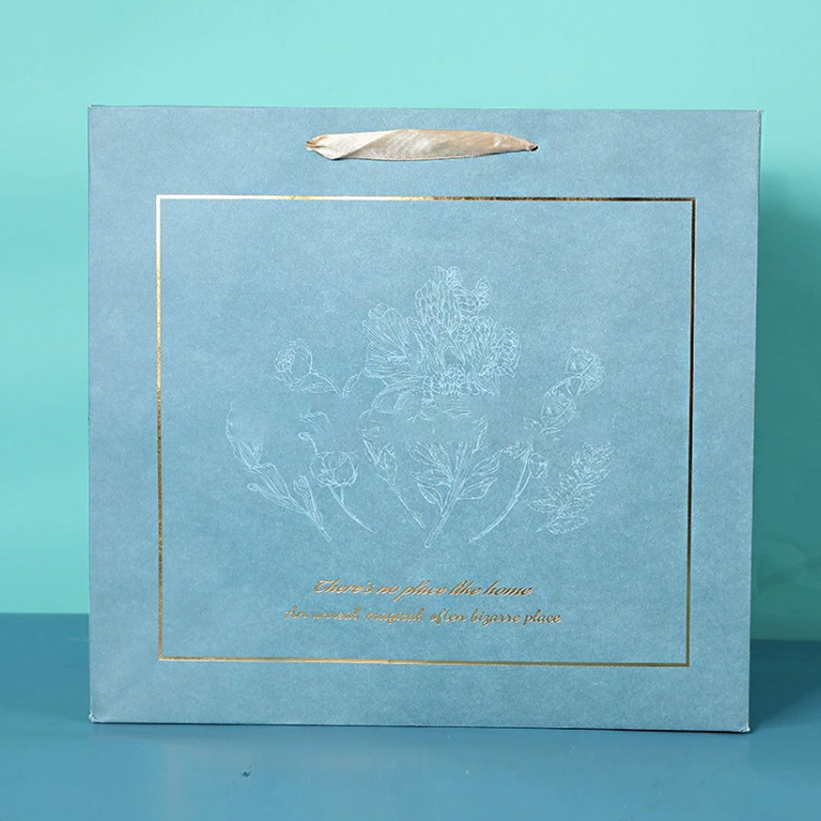 Personalized Middle Gift Paper Bags with Logo Printing Services
