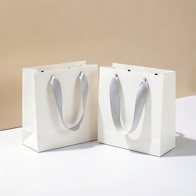 Unique Custom Paper Bags: Artistic Gifts for Creative Minds