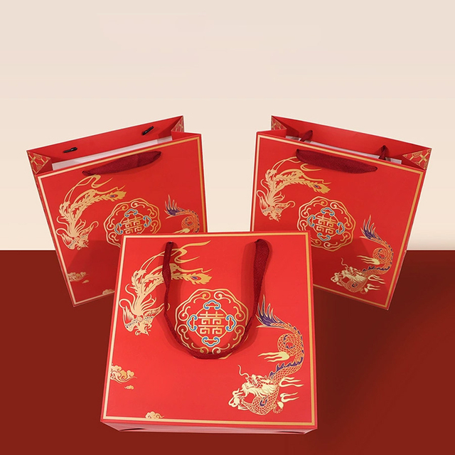 Stylish Art Paper Bags for Garment and Footwear Packaging