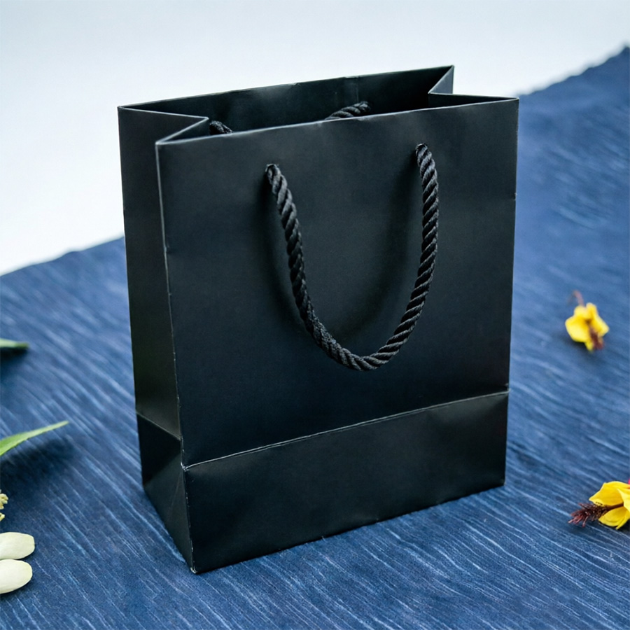Personalized Promotional Paper Bags with Hot Stamping Design