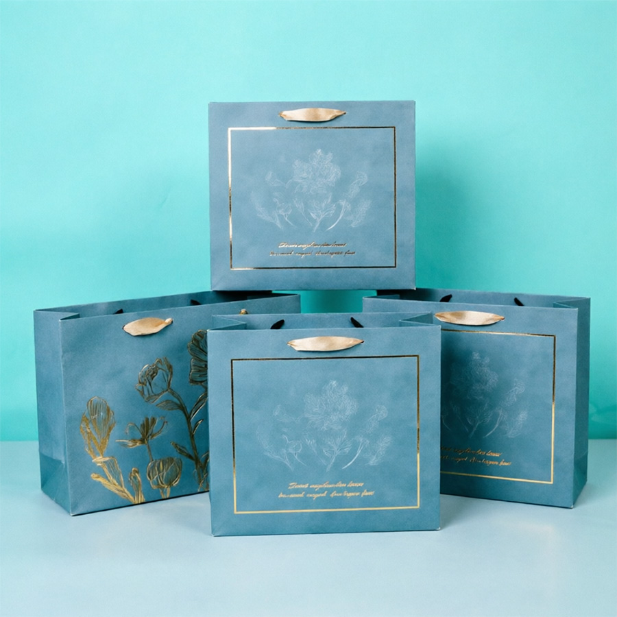 Personalized Middle Gift Paper Bags with Logo Printing Services