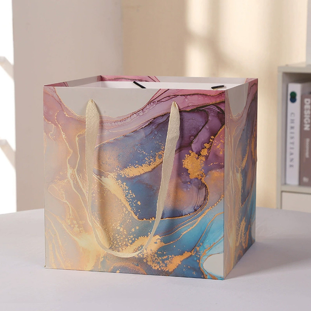 Elegant Cosmetic Gift Packaging Paper Bags for All Occasions