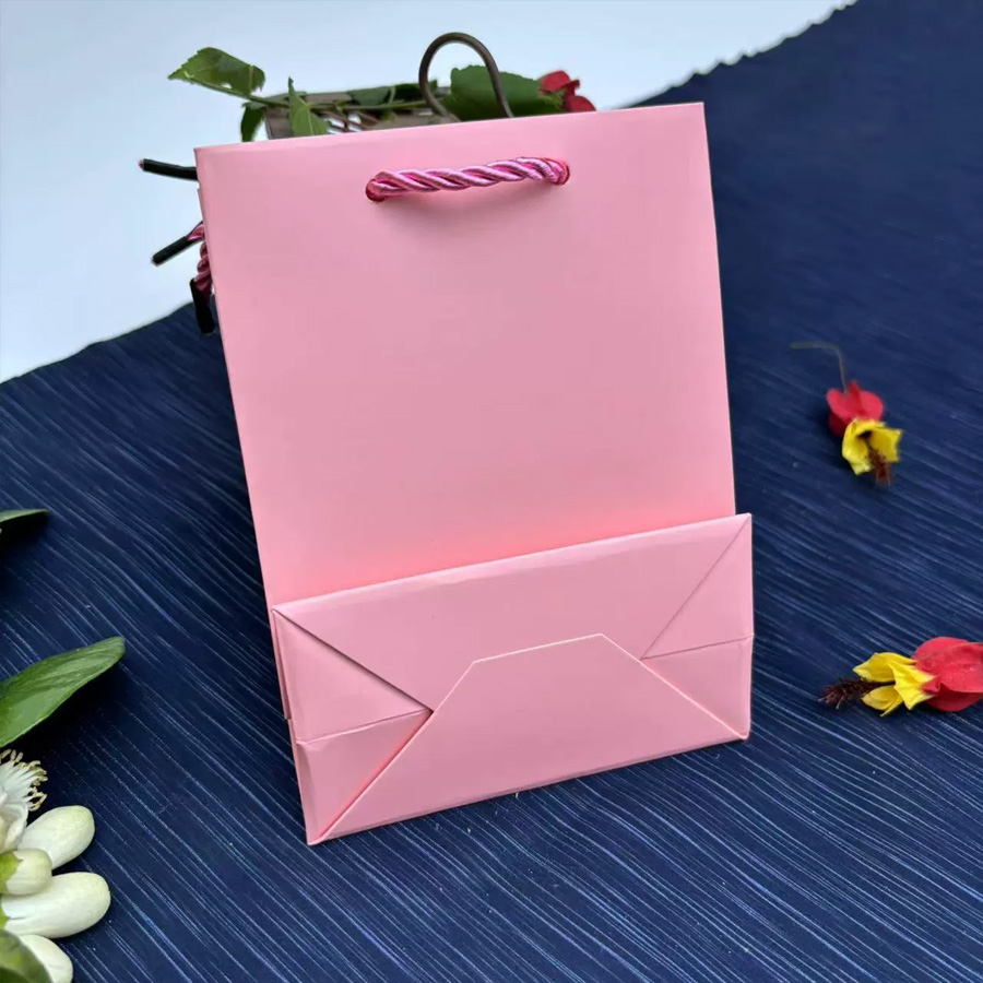 Personalized Promotional Paper Bags with Hot Stamping Design