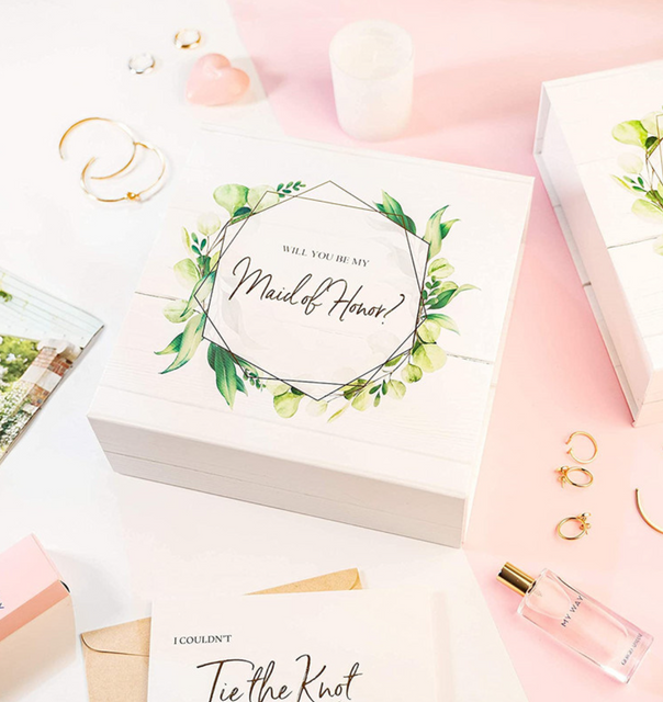 White & Green Packaging Paper Magnet Box with Ribbon