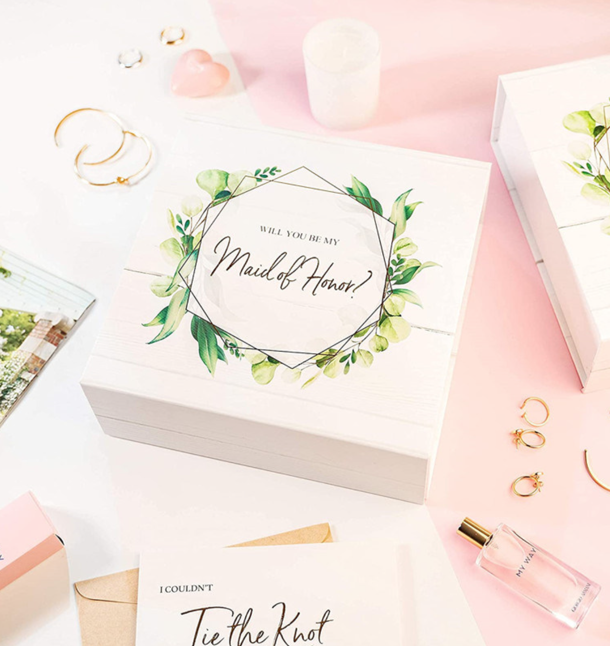White & Green Packaging Paper Magnet Box with Ribbon