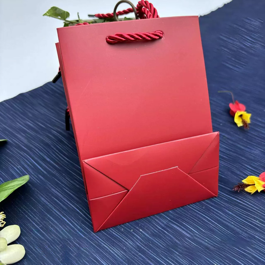 Personalized Promotional Paper Bags with Hot Stamping Design