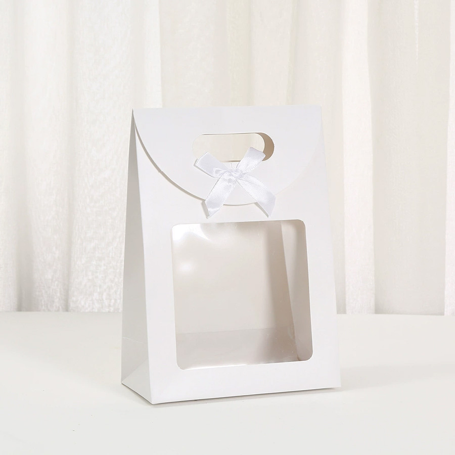 Eco-Friendly Paper Bags for Art Gifts and Creative Packaging