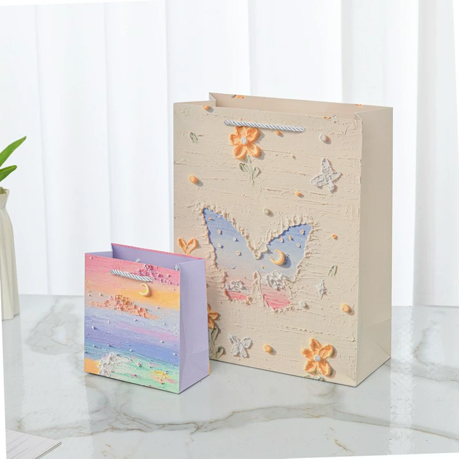 Eco-Friendly Cosmetic Gift Bags with Stunning Print Designs