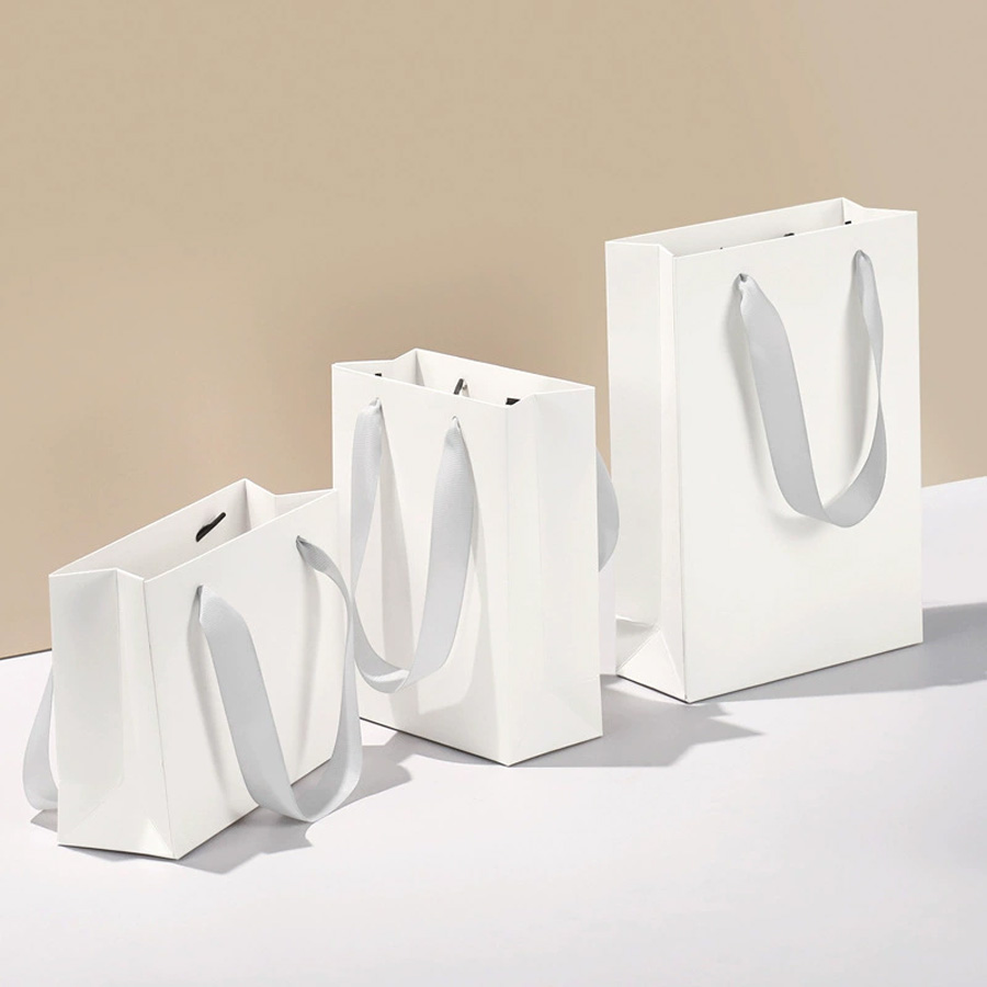 Unique Custom Paper Bags: Artistic Gifts for Creative Minds